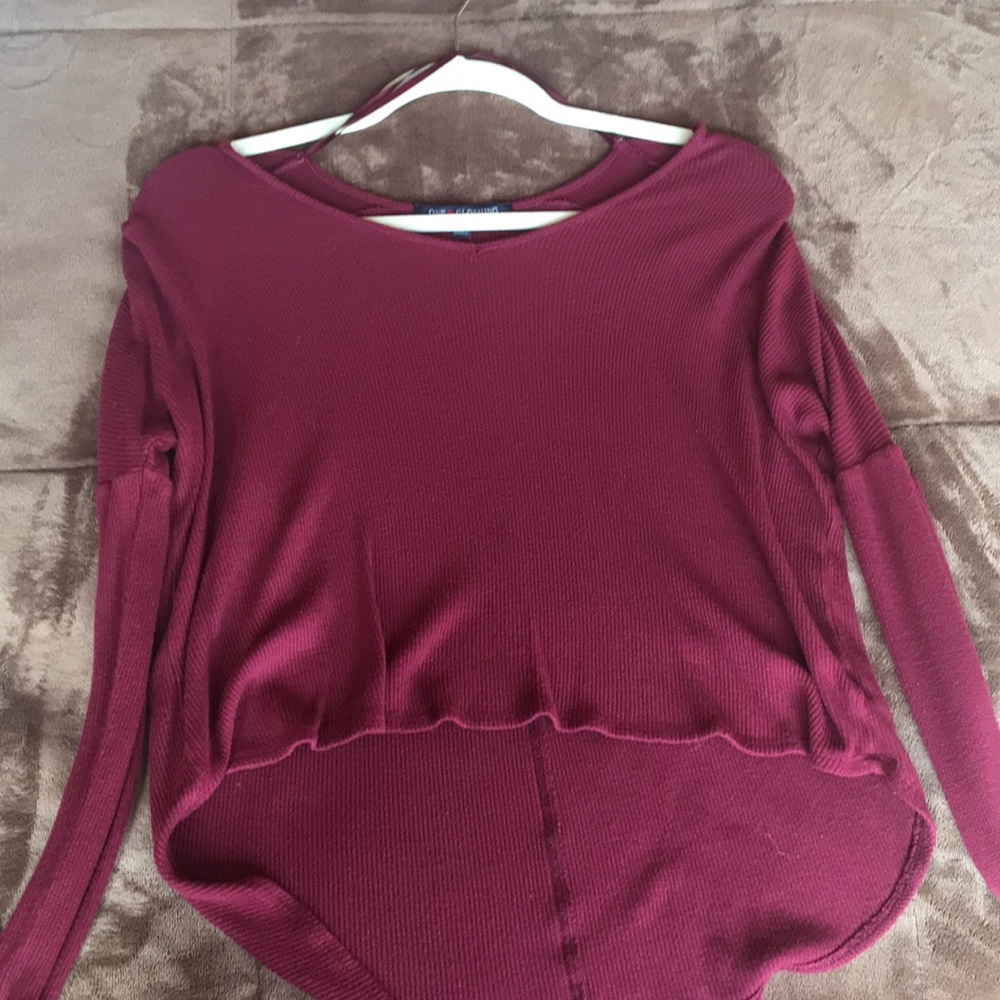 Burgundy thin-knit sweater